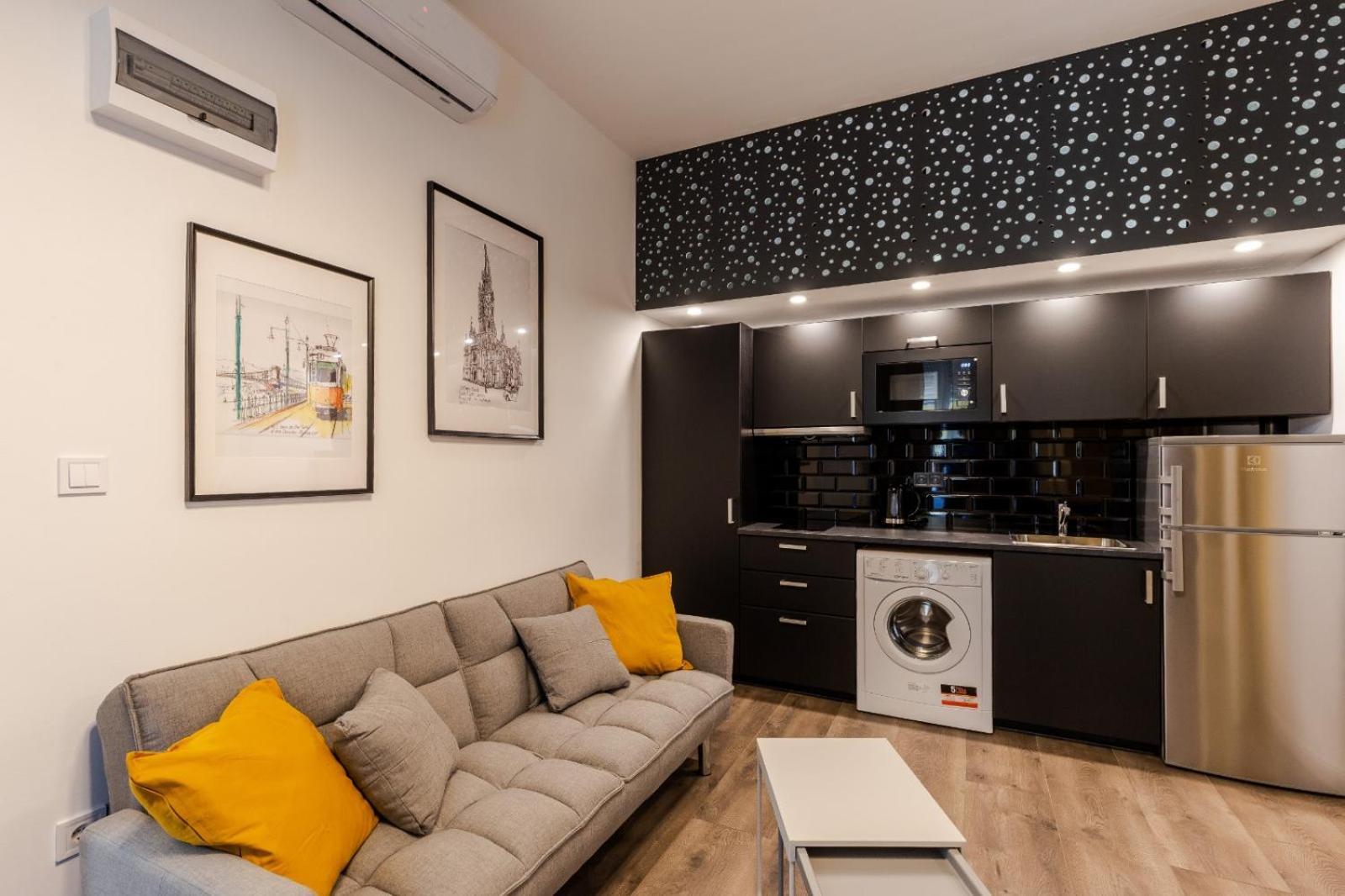 A13- Boutique Apartments, Best Location, By Bqa Budapest Ruang foto